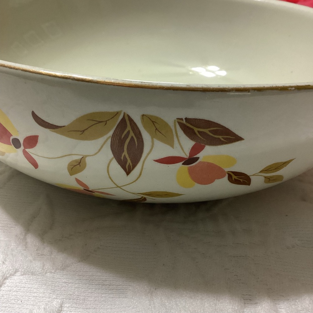 Hall’s Superior 9” Autumn Leaf Serving Bowl